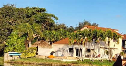 2865 Begonia Way in Hollywood, FL - Building Photo - Building Photo