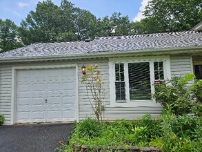 310 Silver Ridge Dr in Sterling, VA - Building Photo - Building Photo
