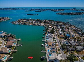 2180 Dolphin Blvd S in St. Petersburg, FL - Building Photo - Building Photo