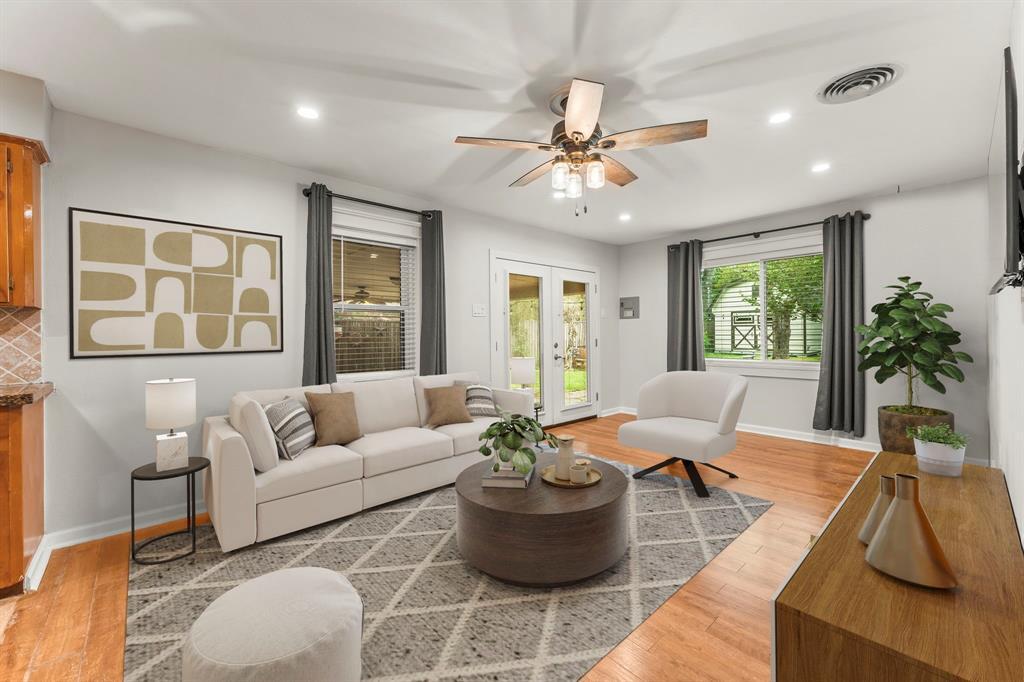 4906 W 43rd St in Houston, TX - Building Photo