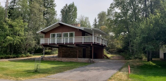 property at 515 Parkway Dr