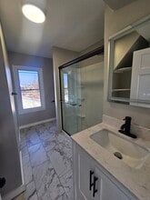 370 Bruce Ave in Stratford, CT - Foto de edificio - Building Photo