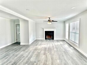 312 Woodmont Ct in Macon, GA - Foto de edificio - Building Photo