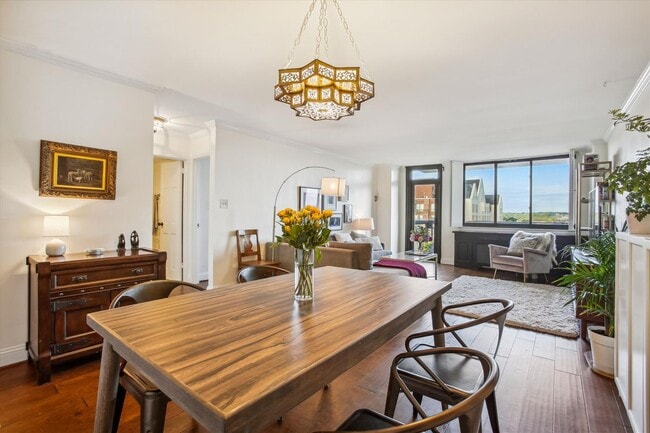 801 N Pitt St in Alexandria, VA - Building Photo - Building Photo