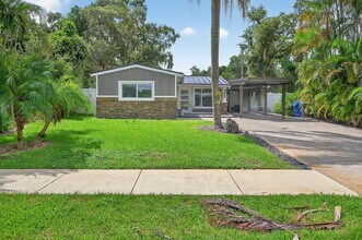6640 Douglas St in Hollywood, FL - Building Photo - Building Photo