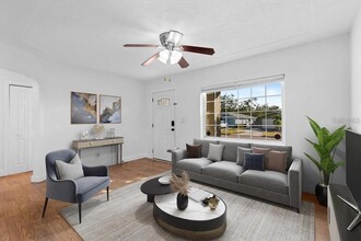 6559 3rd Ave S in St. Petersburg, FL - Foto de edificio - Building Photo