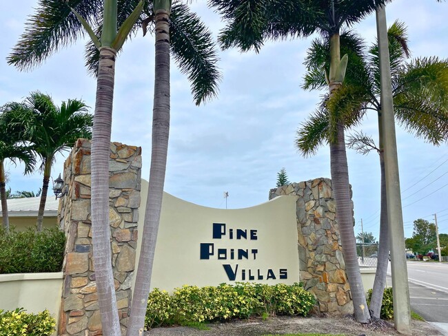 3301 Loren Rd in Boynton Beach, FL - Building Photo - Building Photo