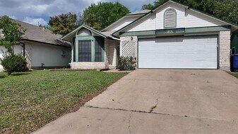 12331 Yarmont Way in Austin, TX - Building Photo