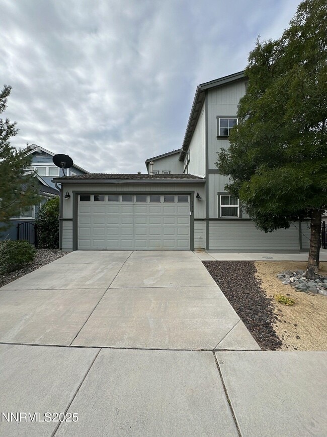 property at 1279 Par Three Dr