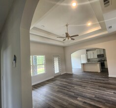 9867 Shangri La West Rd in Milton, FL - Foto de edificio - Building Photo