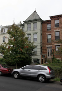 1674 Irving St NW in Washington, DC - Building Photo - Building Photo