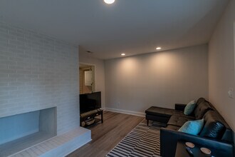 2204 Fayetteville St-Unit -B in Durham, NC - Building Photo - Building Photo