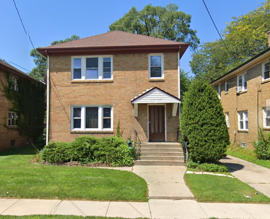 905 14th St in Rockford, IL - Building Photo