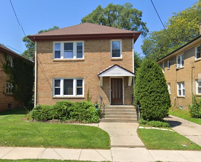property at 905 14th St