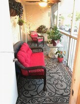17000 NW 67th Ave in Hialeah, FL - Building Photo