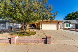 21057 N 34th Dr in Phoenix, AZ - Building Photo