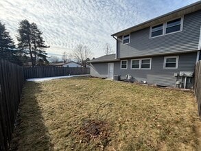 1261 Lacount Rd in Green Bay, WI - Foto de edificio - Building Photo