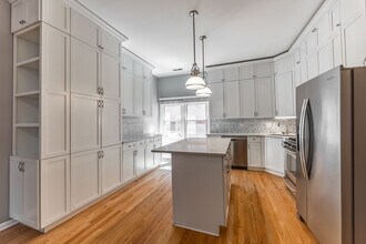 855 W Erie St in Chicago, IL - Foto de edificio - Building Photo