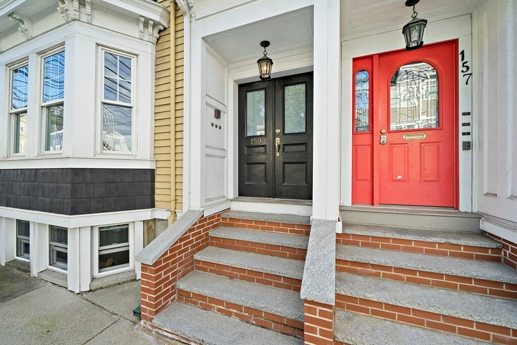 159 W Seventh St in Boston, MA - Building Photo