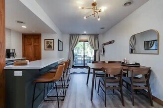 6011 South Ct in McFarland, WI - Building Photo - Building Photo