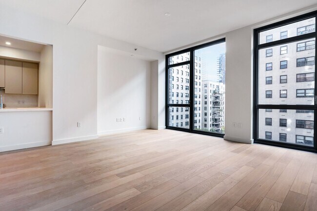 360 E 89th St in New York, NY - Building Photo - Building Photo