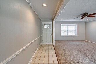9638 Meadowglen Ln in Houston, TX - Building Photo - Building Photo