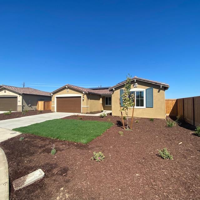 1466 Encantada Ave in Madera, CA - Building Photo - Building Photo