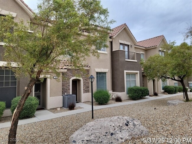 property at 316 Fountain Crossing Ln