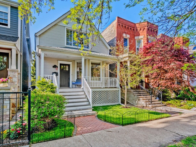 1910 W George St in Chicago, IL - Building Photo - Building Photo