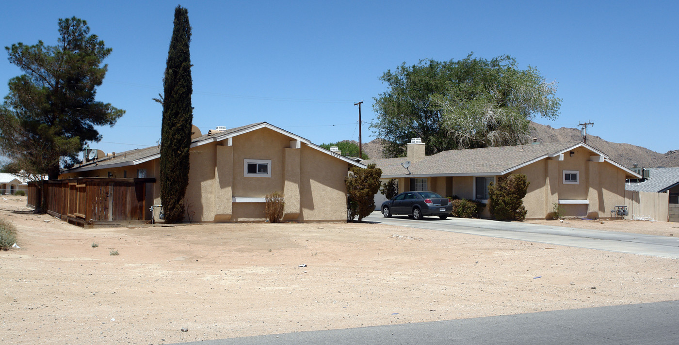 15480 Straight Arrow Rd in Apple Valley, CA - Building Photo