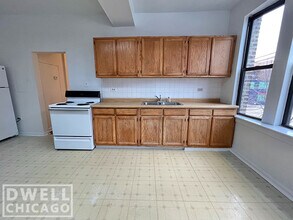 2315 N Kedzie Blvd, Unit 3145-2 in Chicago, IL - Foto de edificio - Building Photo