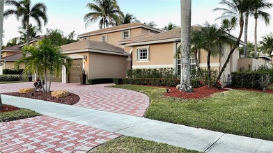 2488 Eagle Run Dr in Weston, FL - Building Photo - Building Photo