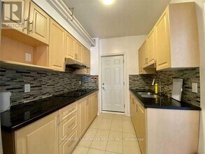 555 Palmerston Ave in Toronto, ON - Building Photo - Building Photo