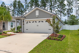 8274 Cape Fox Dr in Jacksonville, FL - Building Photo - Building Photo