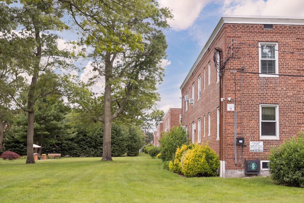 Hewlett Park Apartments Hewlett, NY Apartments For Rent