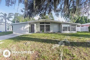 3535 24th Pkwy in Sarasota, FL - Building Photo