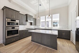 5917 Cottage Grove Lake Dr in Houston, TX - Building Photo - Building Photo