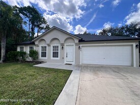 380 Courtney St in Palm Bay, FL - Building Photo