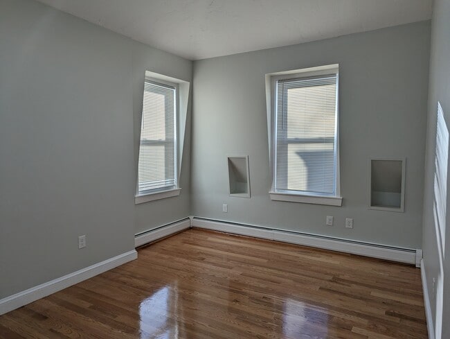 60 Sacramento St, Unit 2 in Cambridge, MA - Foto de edificio - Building Photo