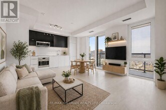 308 Jarvis St in Toronto, ON - Building Photo - Building Photo