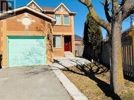 3 Mullis Crescent in Brampton, ON - Building Photo