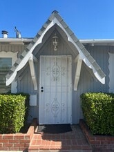 1670 Cardigan Ave in Ventura, CA - Foto de edificio - Building Photo