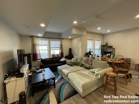 120 Kenrick St Apartamentos