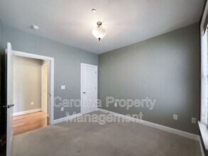 518 Clarice Ave in Charlotte, NC - Foto de edificio - Building Photo