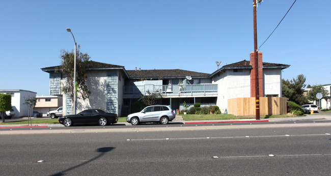 Huntington Beach Apartments in Huntington Beach, CA - Building Photo - Building Photo