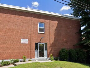 125 Granfield Ave-Unit -2A in Bridgeport, CT - Building Photo - Building Photo
