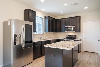 10402 Abana Way in Austin, TX - Building Photo - Building Photo