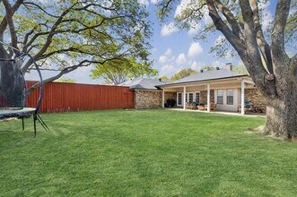 10216 Shadow Way in Dallas, TX - Building Photo - Building Photo