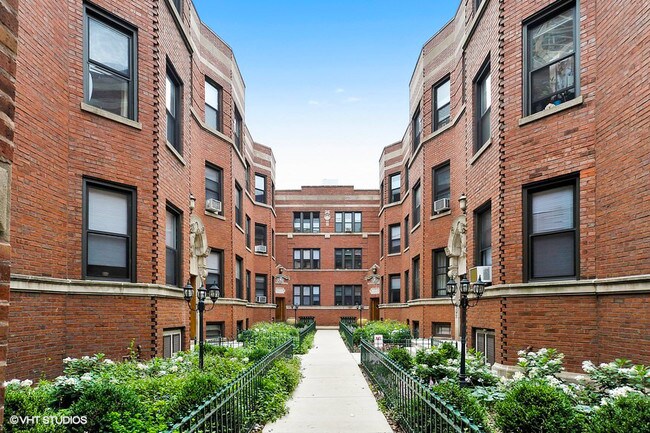 437-59 W. Belmont Ave. in Chicago, IL - Building Photo - Building Photo