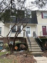 1715 Hart Ct in Crofton, MD - Building Photo